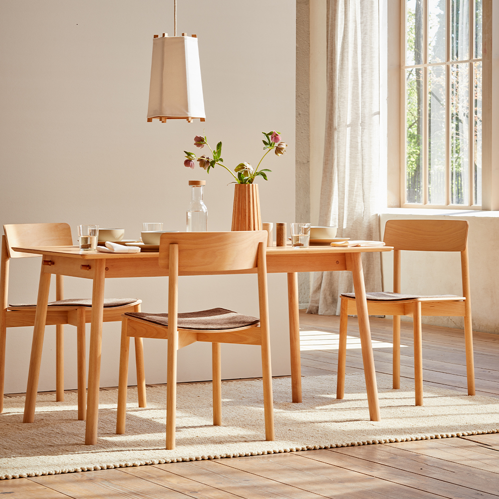 Esszimmer mit Tisch Yuto und Stühle Kento