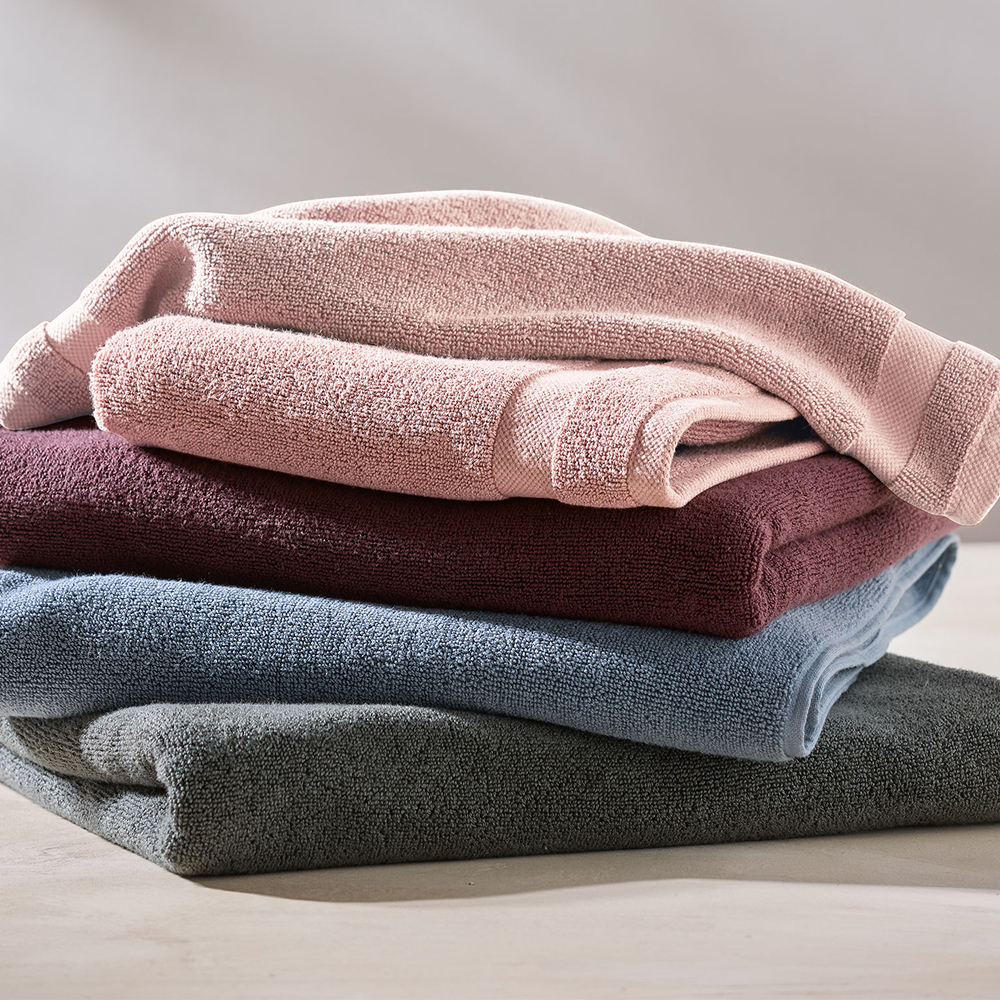 Handtuchstapel aus Badserie Anea